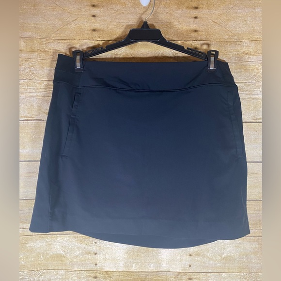 Athleta Dresses & Skirts - Athleta Black Skort Skirt Black Zip Pocket Size 16